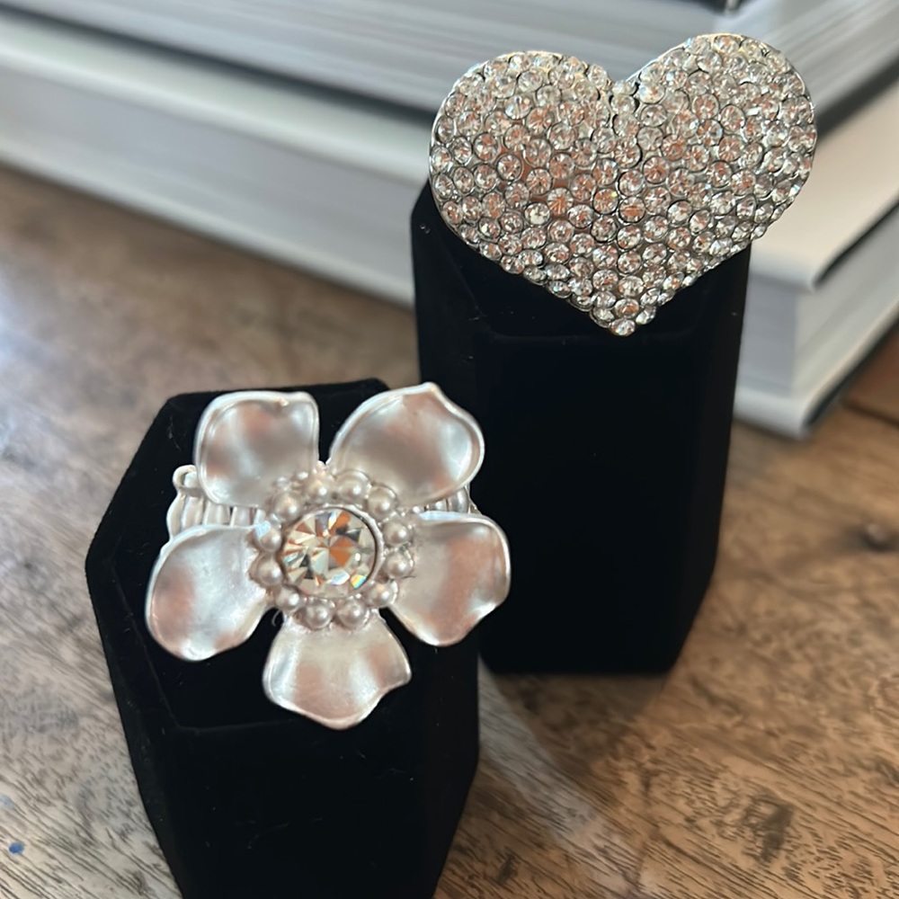 2 bling stretch rings